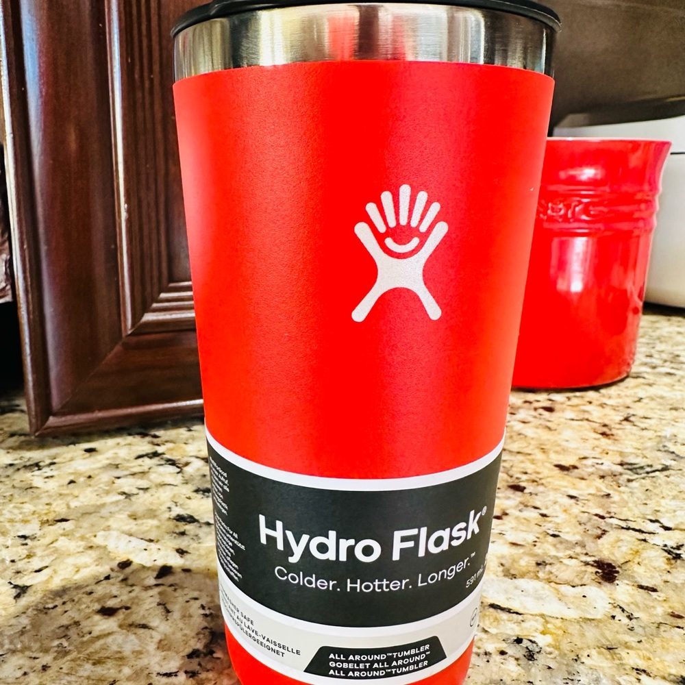 New Hydro Flask Vibrant Red Travel Mug